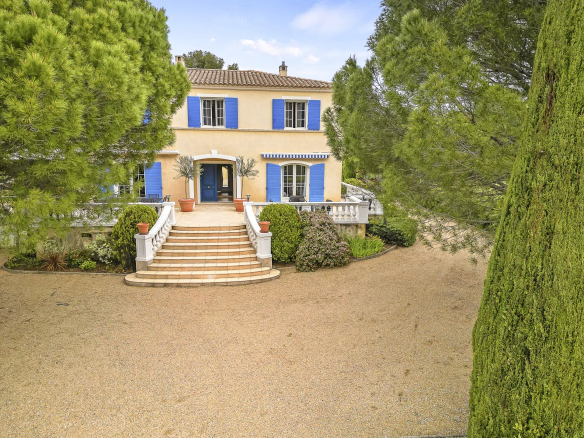Proche Lorgues – Magnifique propriété de 218 m² + Appartement indépendant -Terrain de 8000m²