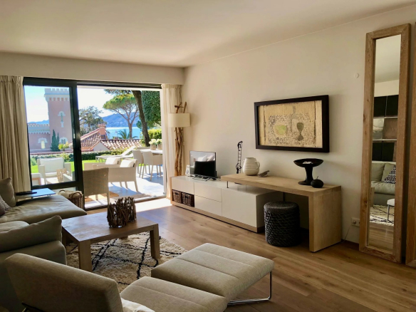 Bright living room of an apartment with sea view, Cap d'Antibes.