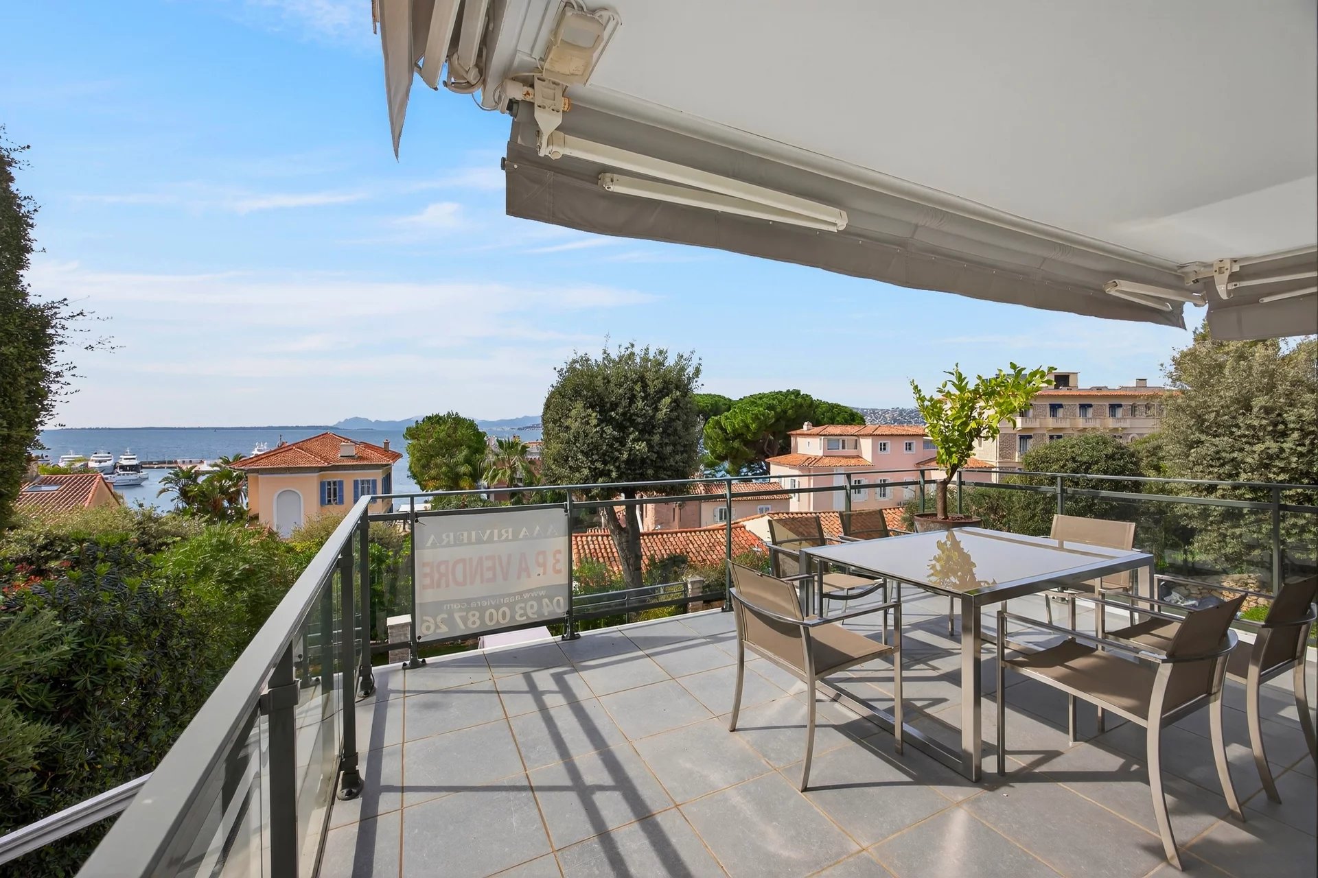 Terrace with sea view in Antibes Terrace of an apartment with sea view in Antibes, sunny and modern.