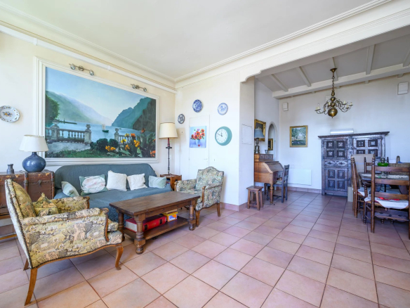 Interior of a 3-room apartment in Cannes with living room and dining room