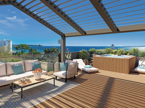 Toit terrasse en duplex avec jacuzzi et vue sur la mer à Juan-les-Pins