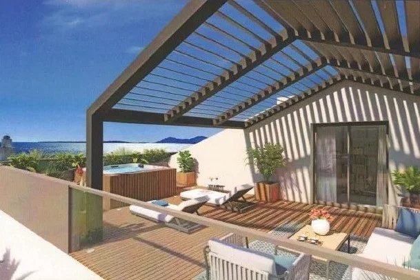 Penthouse avec vue mer à Juan-les-Pins Toit terrasse en duplex avec jacuzzi et vue sur la mer à Juan-les-Pins.