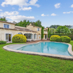 Villa Familiale à Roquefort-les-Pins avec piscine – Calme
