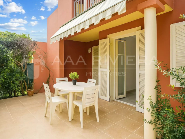 EXCLUSIVITÉ – Saint-Jean-Cap-Ferrat – Appartement traversant 3P en rez-de-jardin, à pieds des plages. Cave.