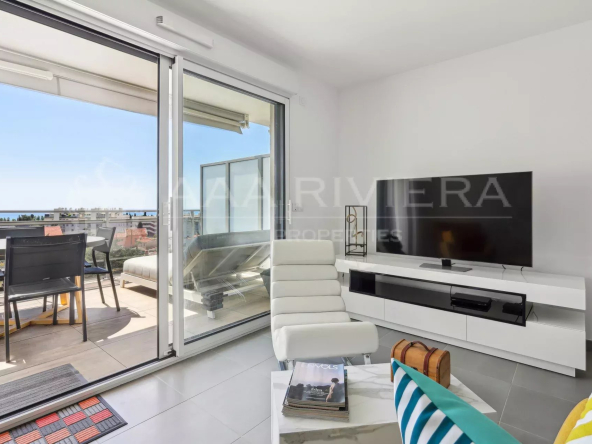 NICE – Corniche Fleurie – Appartement 4P de standing avec terrasse et belle vue mer. Garage. Parking. Cave. Piscine.