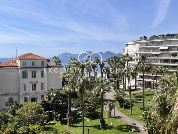 CANNES  CROISETTE APPARTEMENT 5 PIÈCES 165m²