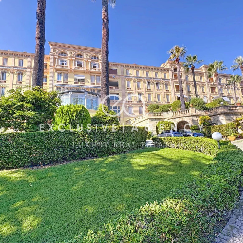 Splendide deux-3 pièces avec double séjour . terrasse vue mer