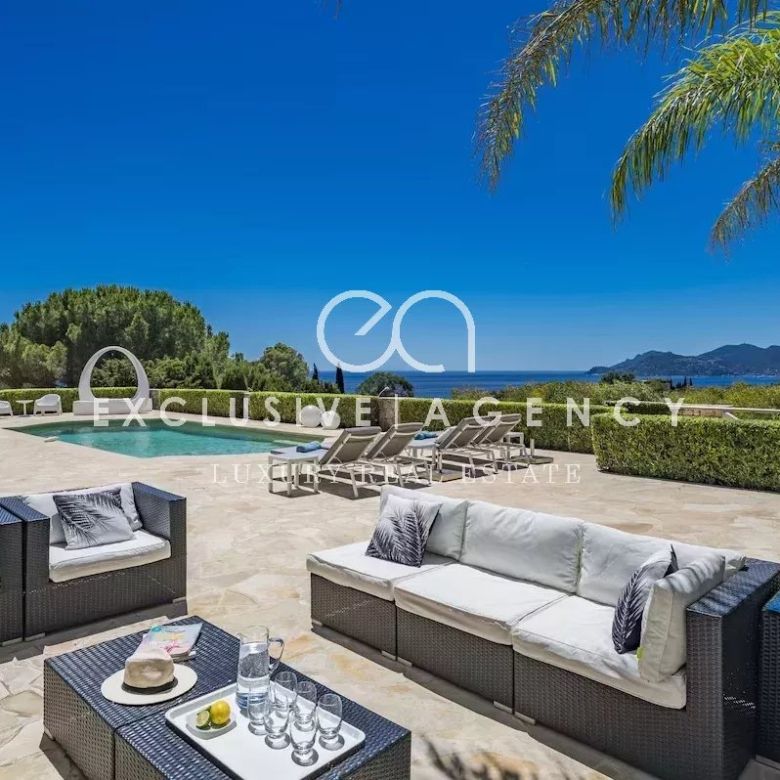 Cannes  location villa7 pieces 284.68 m² piscine et vue mer