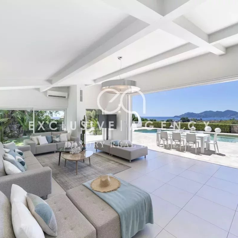 Cannes Location meublee a l’annee villa 7 pieces 284.68 m² piscine et vue mer