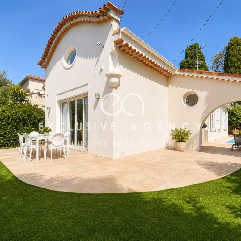 Luxury real estate photo | Charming Properties