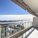 Cannes Croisette appartement 3 pièces rénové vue mer