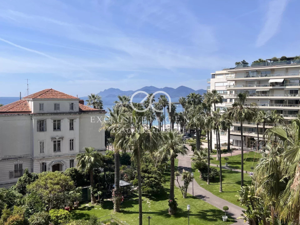 CANNES  CROISETTE APPARTEMENT 5 PIÈCES 165m²