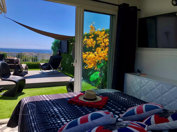 superbe appartement  2-3 pièces villa sur le toit vue mer panoramique dans le secteur montfleury isola bella