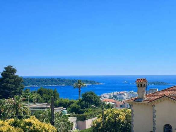 Splendide deux-3 pièces avec double séjour . terrasse vue mer