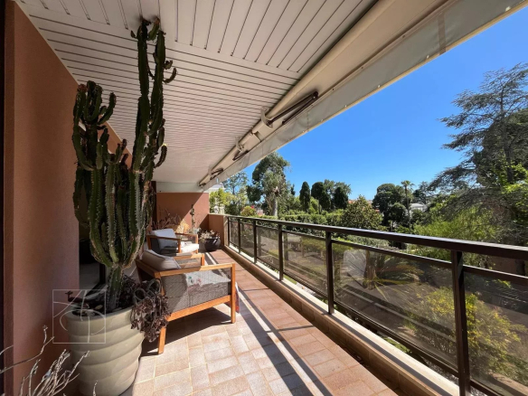 Rare 3-room apartment in Baja California on the market with a 34 m² southwest-facing terrace