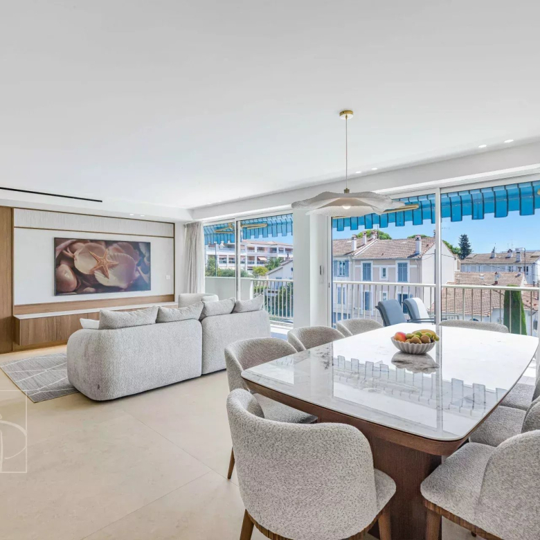 Luxury real estate photo | Charming Properties
