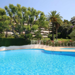 Cannes Basse California Panoramic Sea view for this splendid 4 rooms in the immediate vicinity of shops and a stone&#39;s throw from the city center, the Croisette and its beaches
