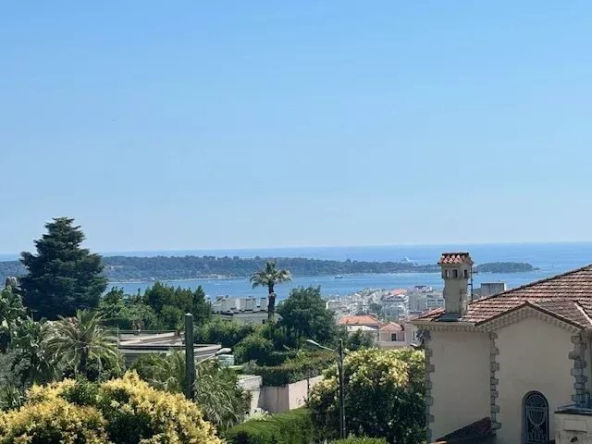 -Splendide deux-3 pièces avec double séjour , terrasse vue mer