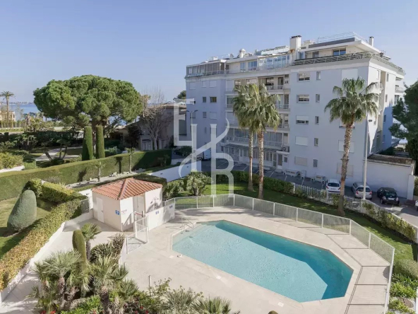Sells 4/5 rooms Cannes Pool Double Garage Cave