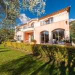 Sale domain of 2 absolute calm villas 20 min from the sea