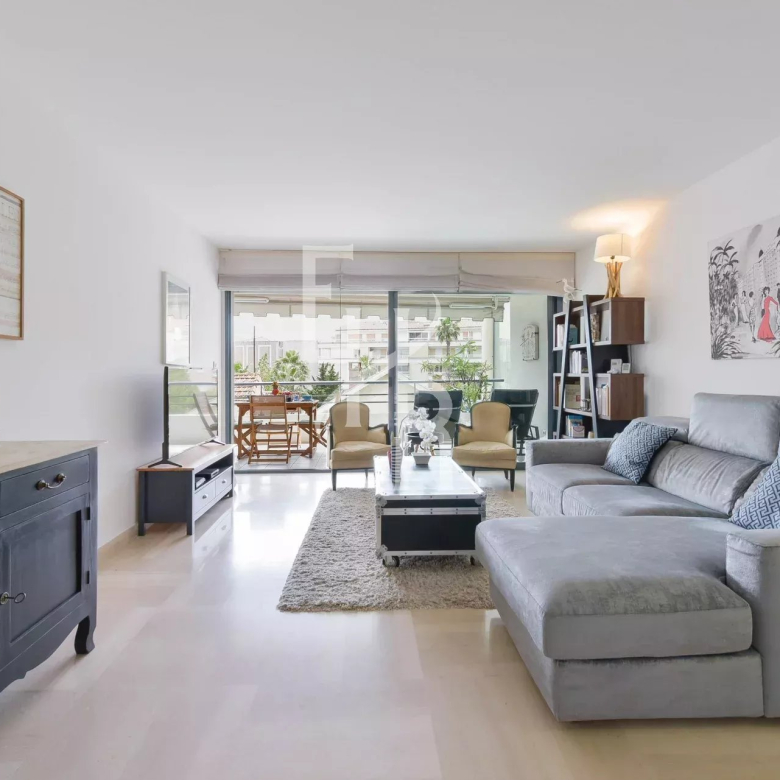 Terrain  projet villa Vallauris vue mer