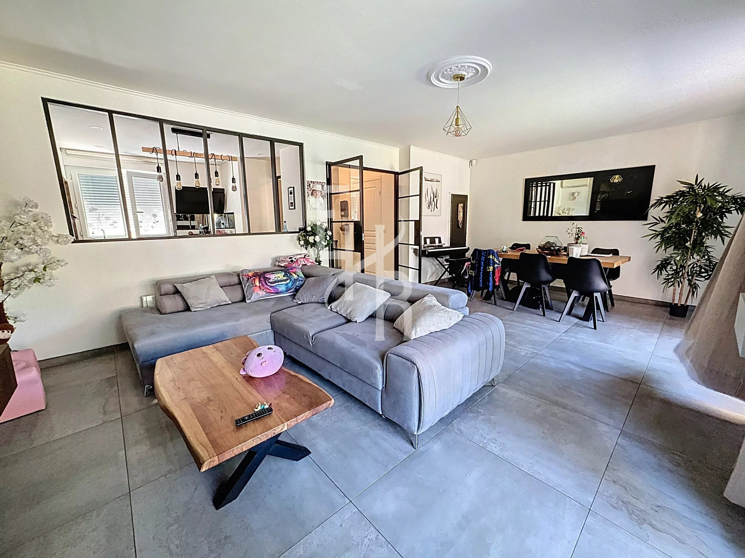 0aed3a1243747294adc192bd7f8dca4d_d991458ce1_3344-original