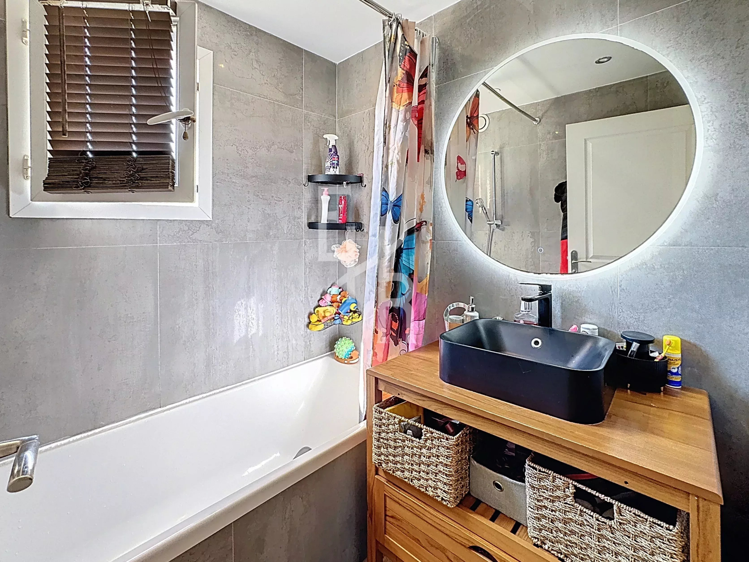 1bd73c3bd4f14e66b992740aa9c24ee6_10debf9781_3344-original