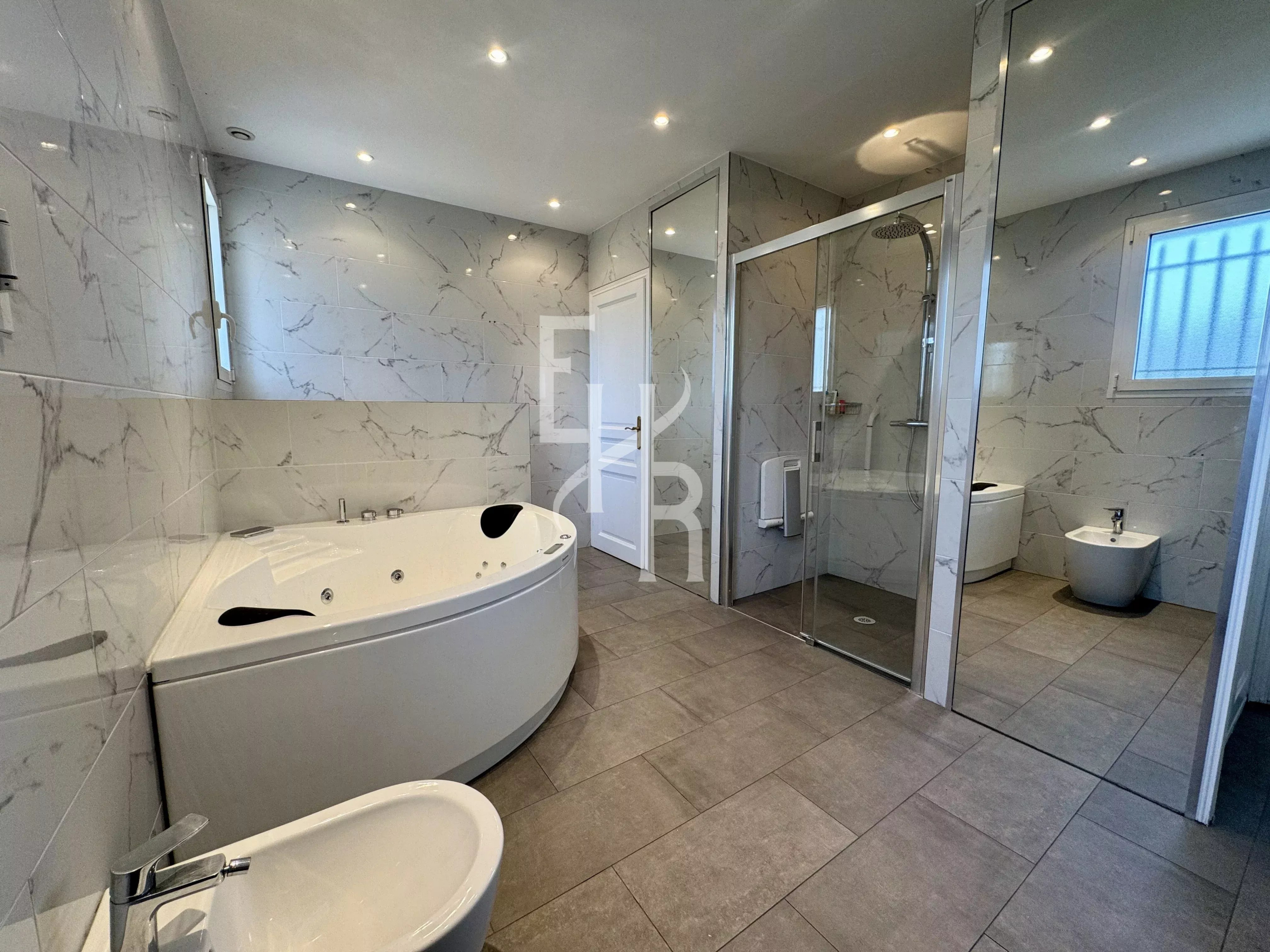 6cd04ad65abfdb787d4c6ce0d24488c4_a67e8a71f4_4032-original