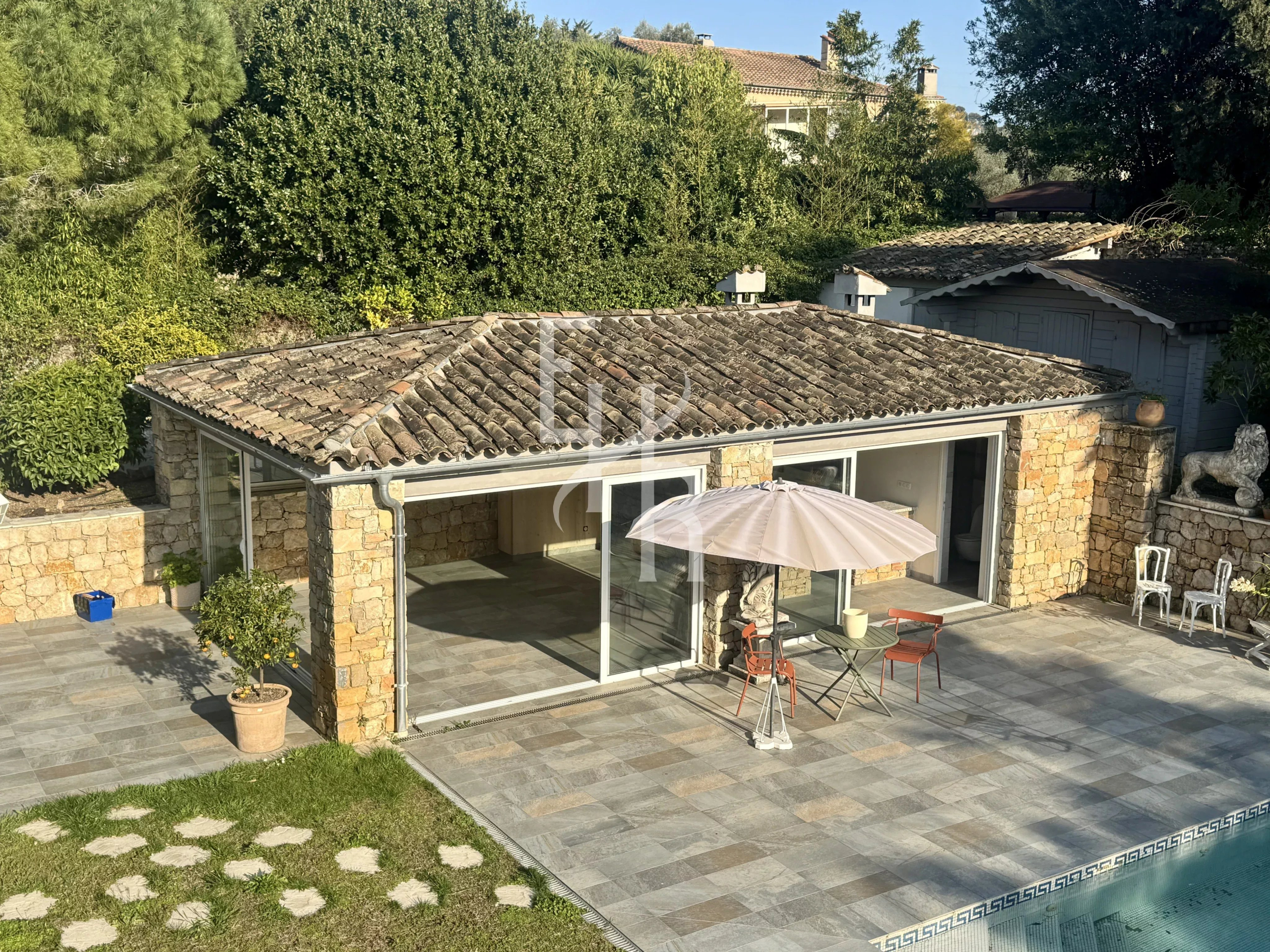 8522982c8f0cc69de4449a11463ee09e_10a61f54f2_4096-original