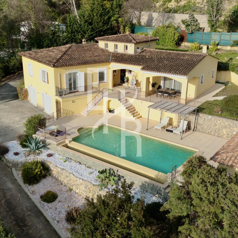 Somptueuse propriété de prestige de 800 m2 au Golf de Saint-