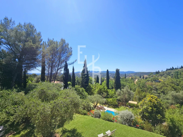 Villa for sale with panoramic views in a completely peaceful setting, Spéracèdes
