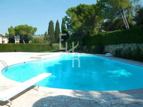 Cannes Vue mer vente appartement 3/4P à rafraîchir