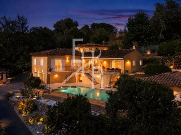 Villa in Mougins in a sought-after area with panoramic views