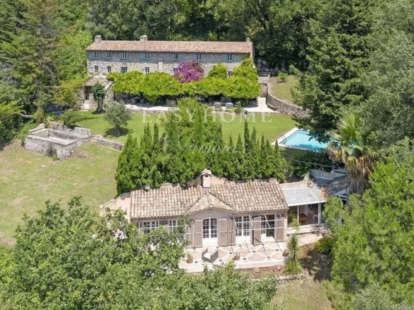 A living work of art: the rebirth of a 19th-century stone farmhouse