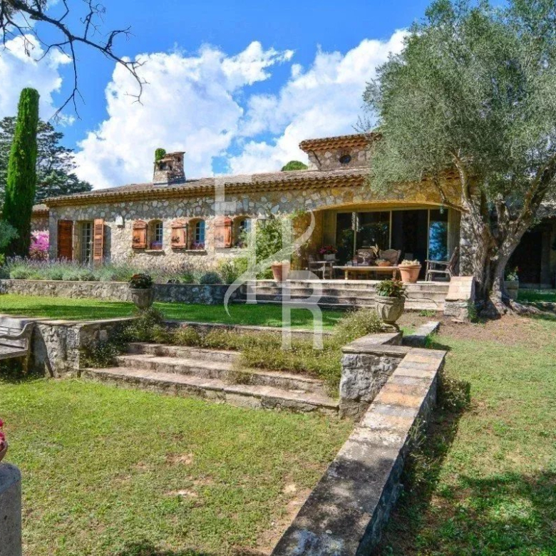 Fayence – Provençal villa of 230 m² with swimming pool, summer kitchen and landscaped grounds of 3,000 m²