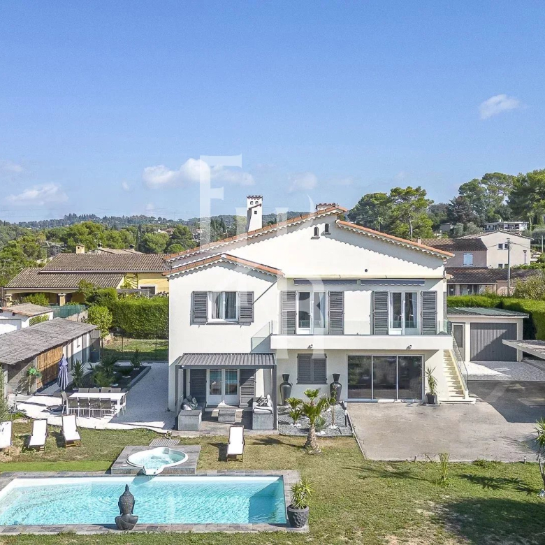 Maison de ville avec 4 chambres et  piscine