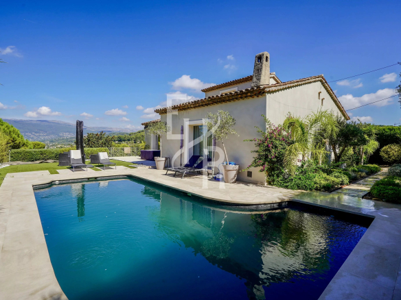 Villa with swimming pool and views of the hills in Tournamy, Mougins.