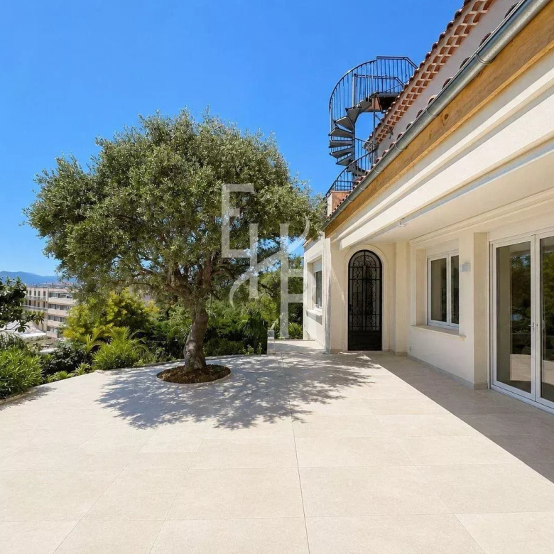 Luxury real estate photo | Charming Properties