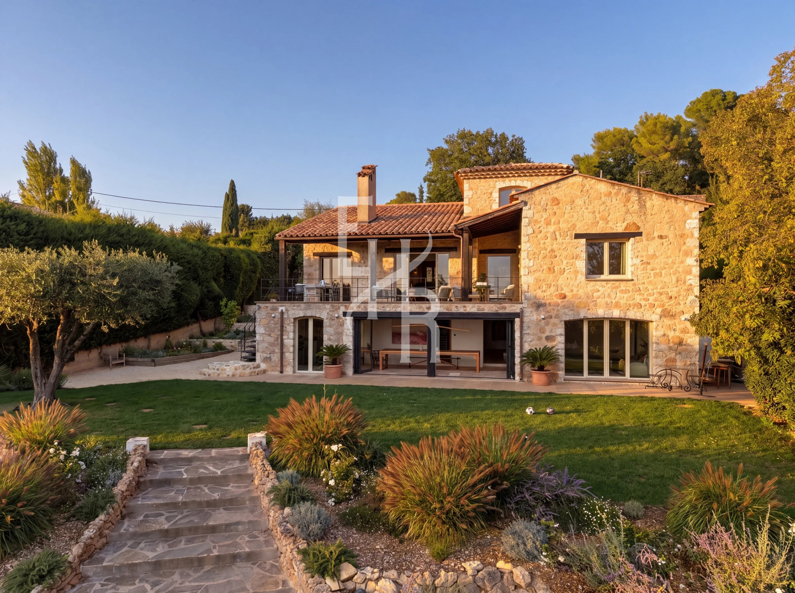 Exceptional country house in Mougins Stone country house with garden in Mougins, Provençal and contemporary style.