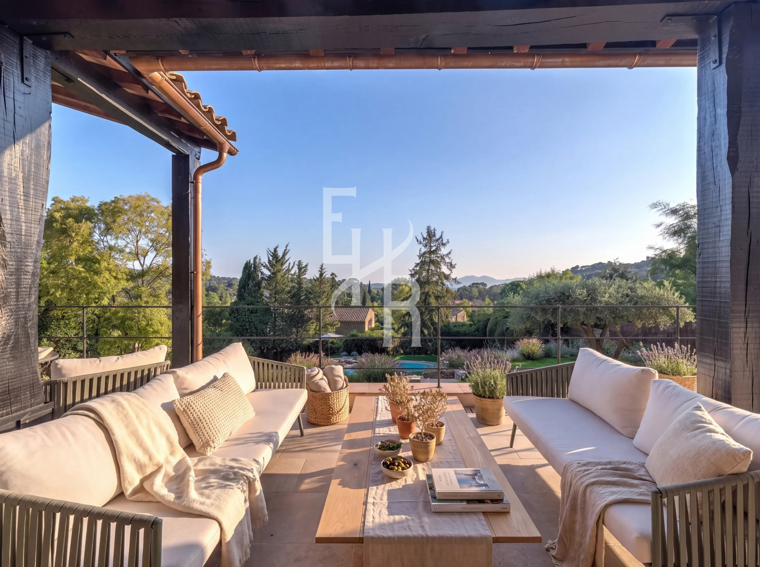 Terrace of a luxury villa in Mougins Terrace of a villa in Mougins with modern furniture and views of the surrounding nature.