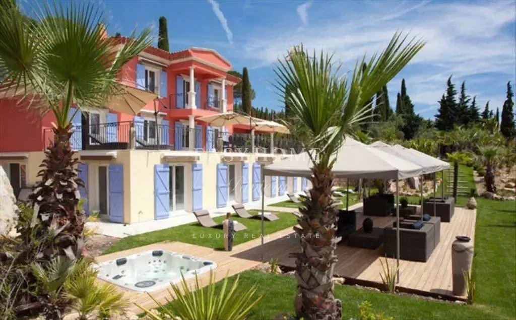 Luxury real estate photo | Charming Properties