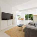 Cannes – Appartement de 55 m² entièrement rénové avec 46 m2 de jardin et garage privé