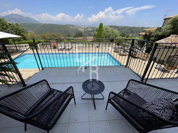 Villa with a dream view near Cagnes sur Mer