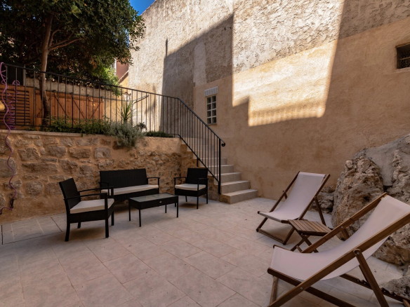 Antibes duplex 4 pièces meublé avec jardin