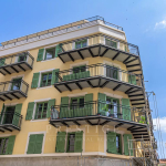Nice near Carré d&#39;Or apartment 3 rooms last floor, terrace &amp; balcony