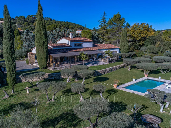 COTIGNAC exceptional property with swimming pool in absolute calm