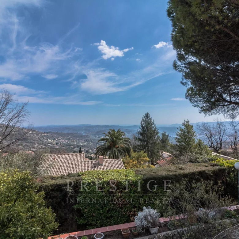 Golfe juan, villa toit 198m² 5 chambres, 2 parkings, terrasses 106m² vues mer
