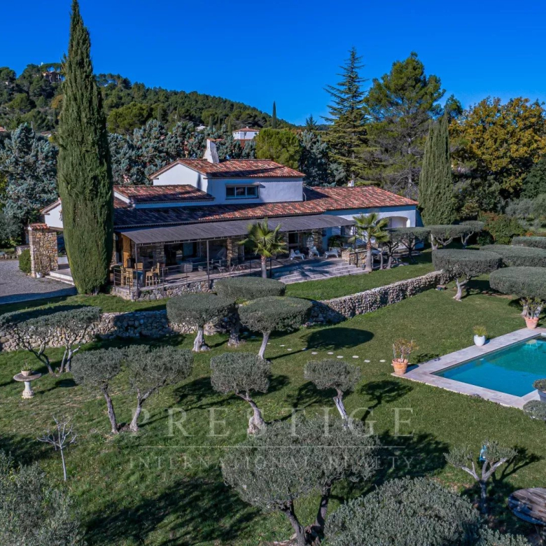 NICE proche carré d’or appartement 3 pièces terrasse d’angle