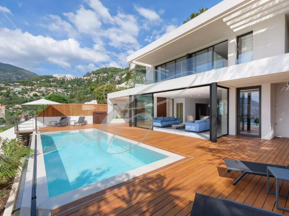 CAP MARTIN – LUXUEUSE VILLA NEUVE