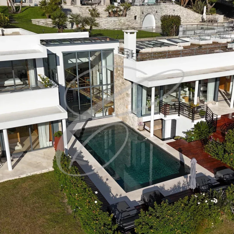 EXCLUSIVE CAP MARTIN – PROPERTY